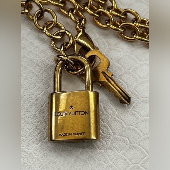 Authentic Louis Vuitton Lock with Unbranded 24k Gold Plating Necklace 303 - Picture 7 of 12
